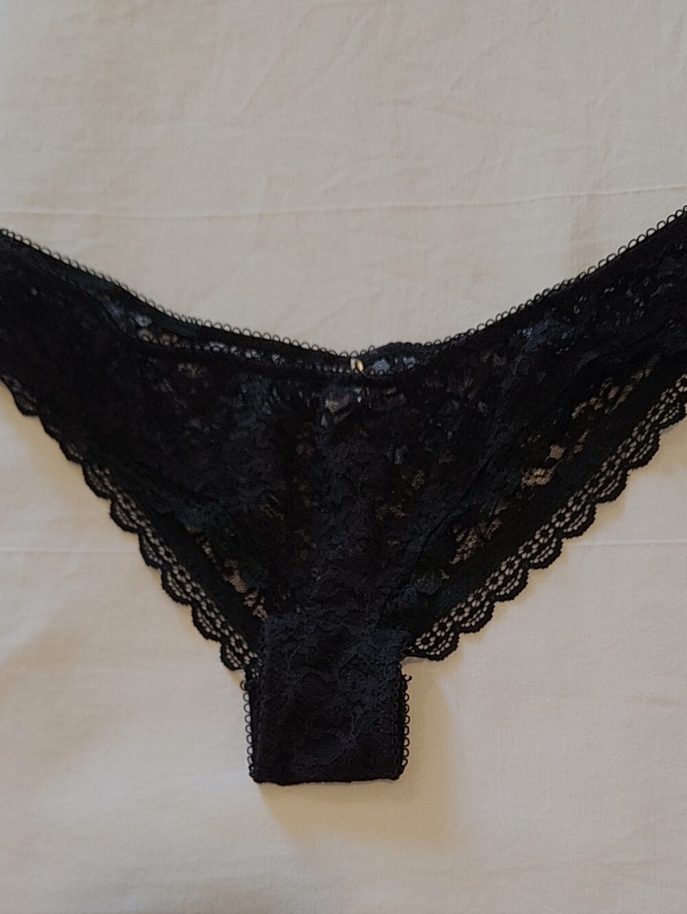 Black Lace Hipster Panty with Scalloped Trim
